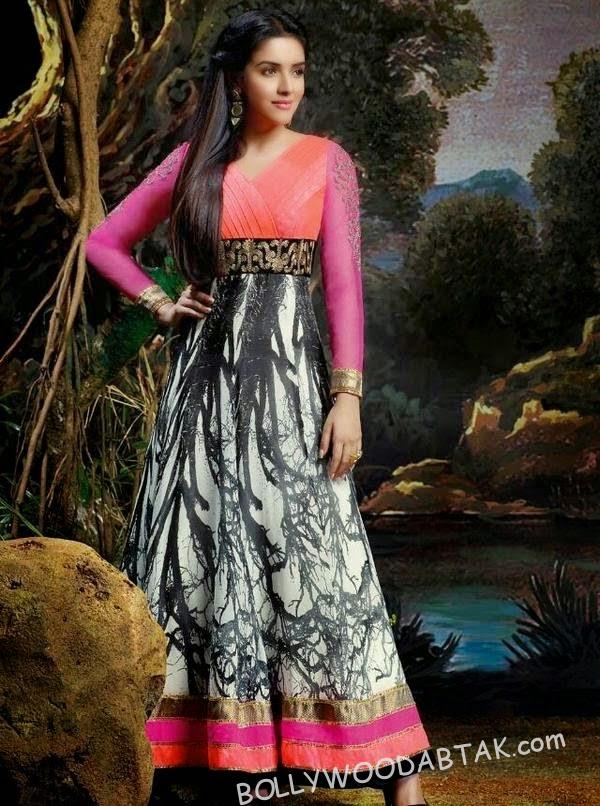 Hot Asin Photos Which You Would Have Never Seen 10 Asin-Latest-Photoshoot-Photos-1