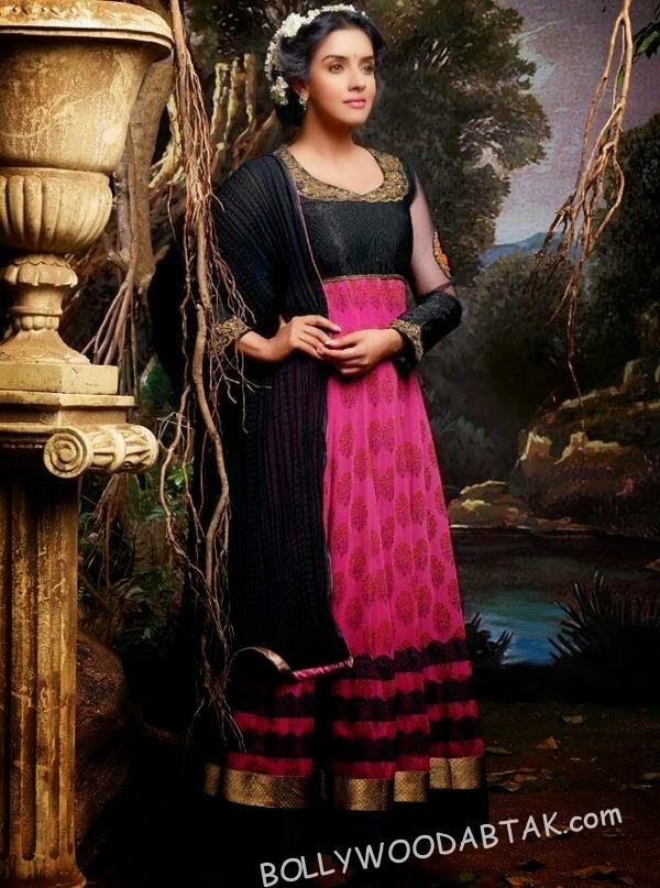 Hot Asin Photos Which You Would Have Never Seen 10 Asin-Latest-Photoshoot-Photos-4