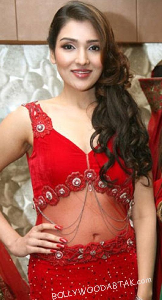 Govinda's Daughter Hot Bollywood Actress Tina Ahuja Photos Collection 44 Narmada Ahuja Govida's Daughter (8) (1)