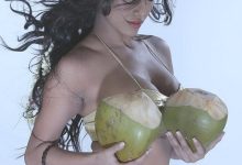 Top 20 India's Hottest Bold Bollywood Actresses 26 poonam pandey very hot with two coconuts