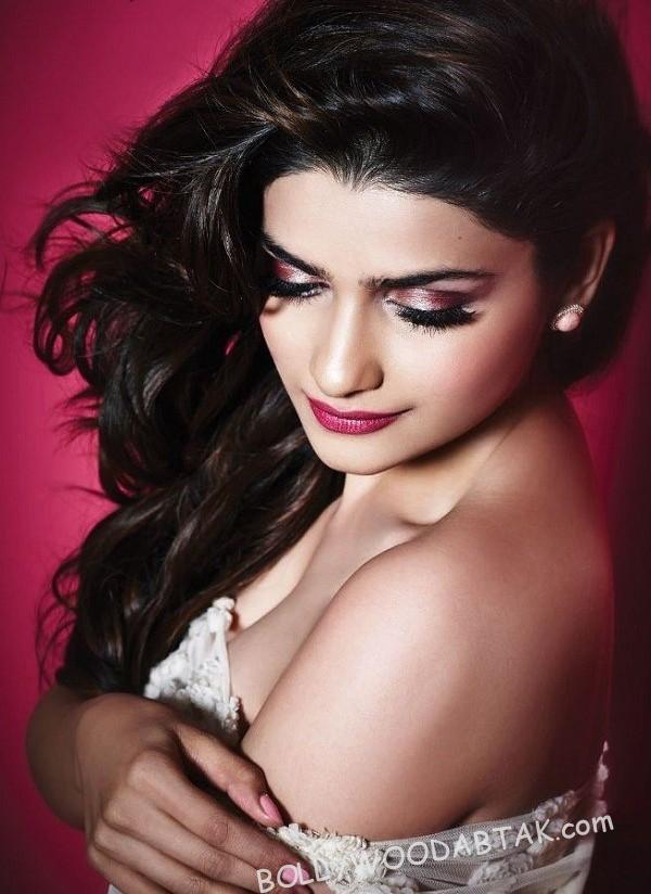 Prachi Desai The Hottest Stunning Bollywood Actress Photos Collection 10 prachi-desai-fhm-india-hot-august-2013-3