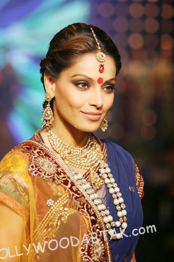 40+ Hot Bipasha Basu Photos Gallery- Most Of them Are Very Seducing 10 Hot Bipasha Photos Gallery