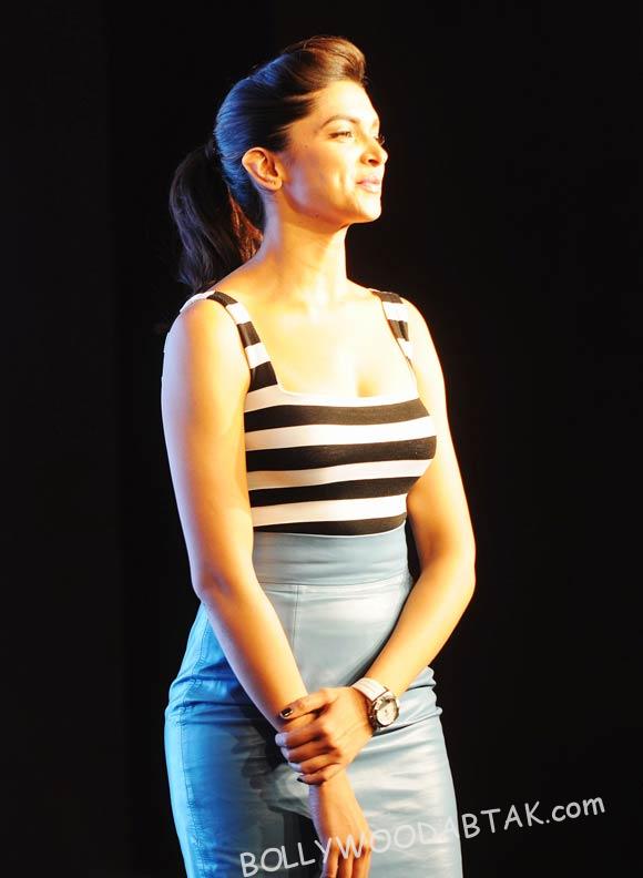 Hot Actress Deepika Padukone Photos Gallery 10 deepika Padukone Photo Gallery 53 of 48