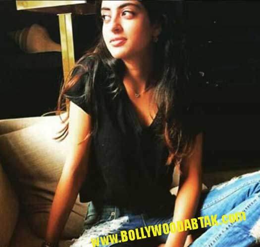 Amitabh Bachchan grand-daughter Navya Naveli Hot Photos Leaked 10 amitabh-grandaughter-navya-naveli-hot photos Leaked