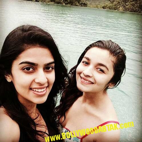 Amitabh Bachchan grand-daughter Navya Naveli Hot Photos Leaked 10 amitabh-grandaughter-navya-naveli-hot photos Leaked