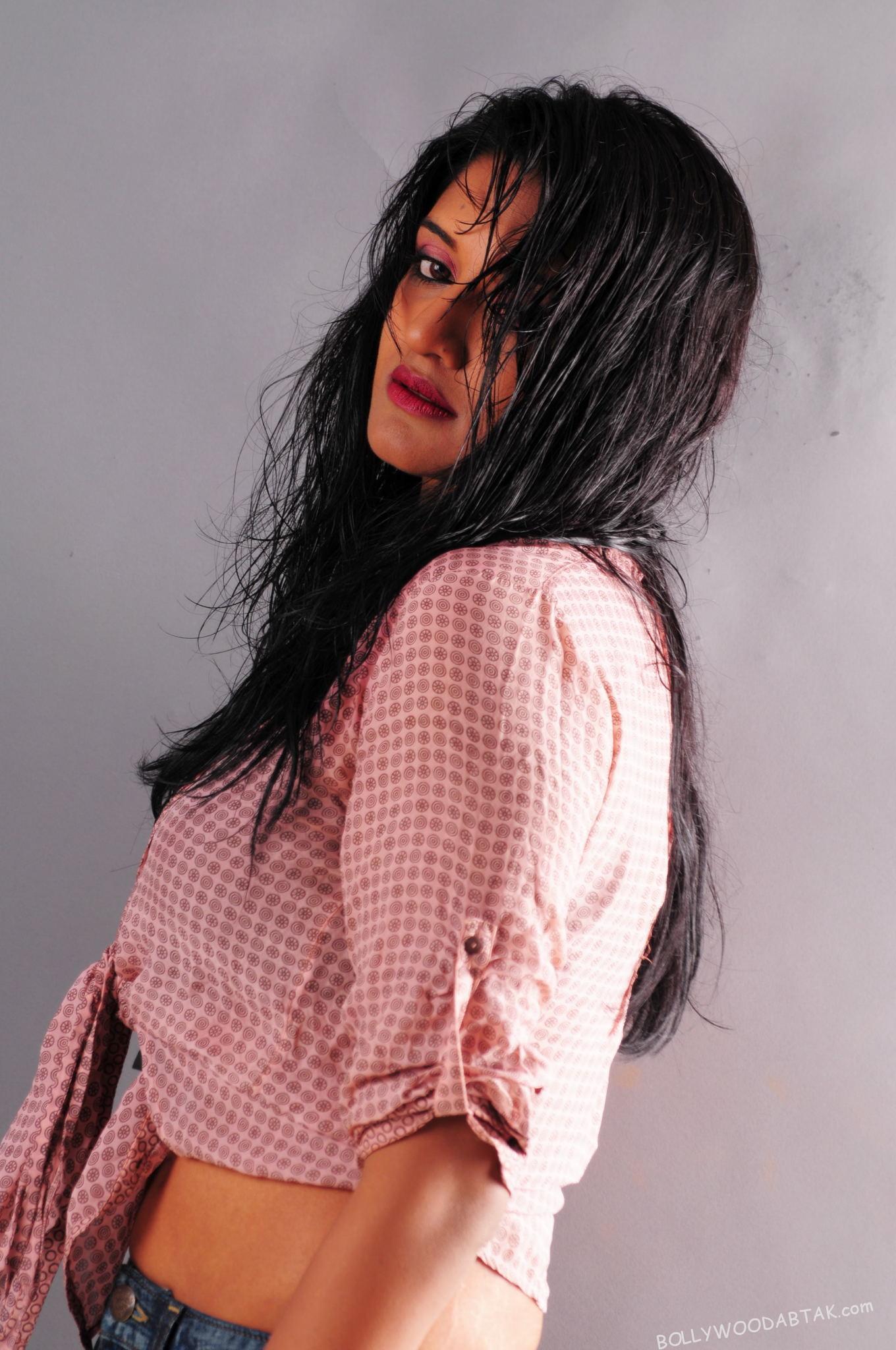 Tamil Actress Vimala Raman Very Hot & Seducing Photos 36 Vimala Raman Hot & Seducing Pics
