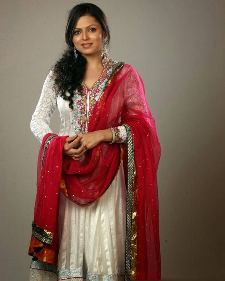 Top 10 TV Actress Drashti Dhami Cute Photos 10 Drashti_Dhami_hot_red duppta