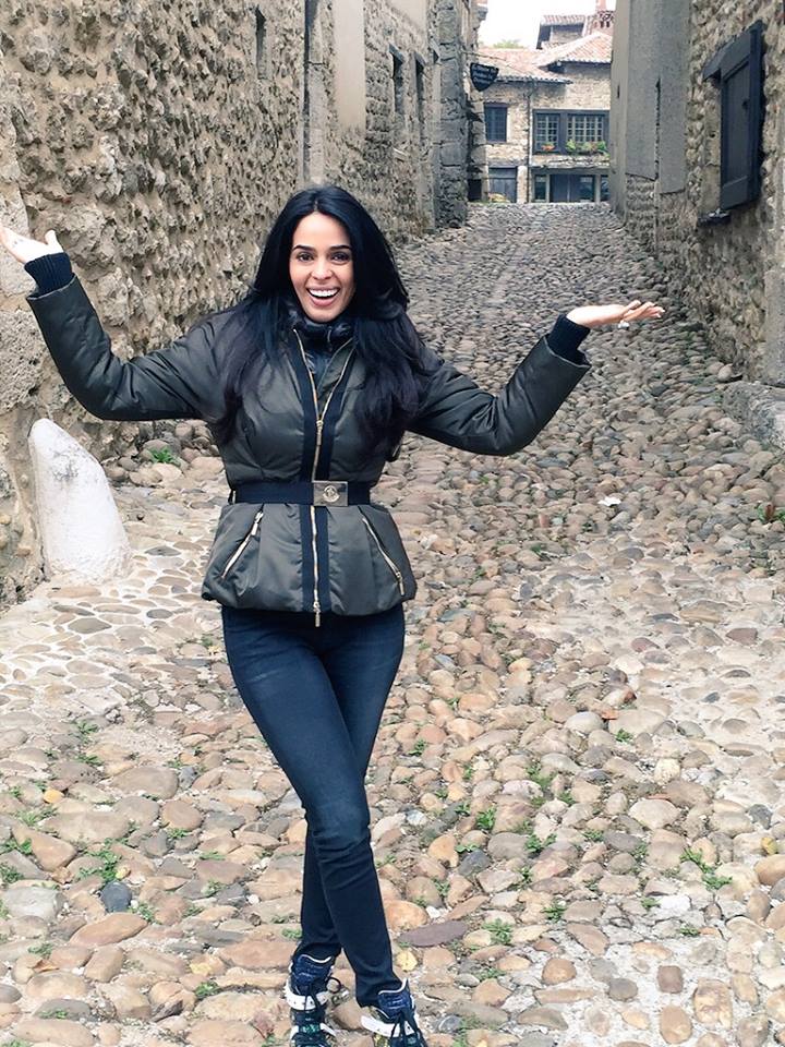 20 Mallika Sherawat Unseen Hottest Bold Photos 21 Mallika Sherawat 7 up