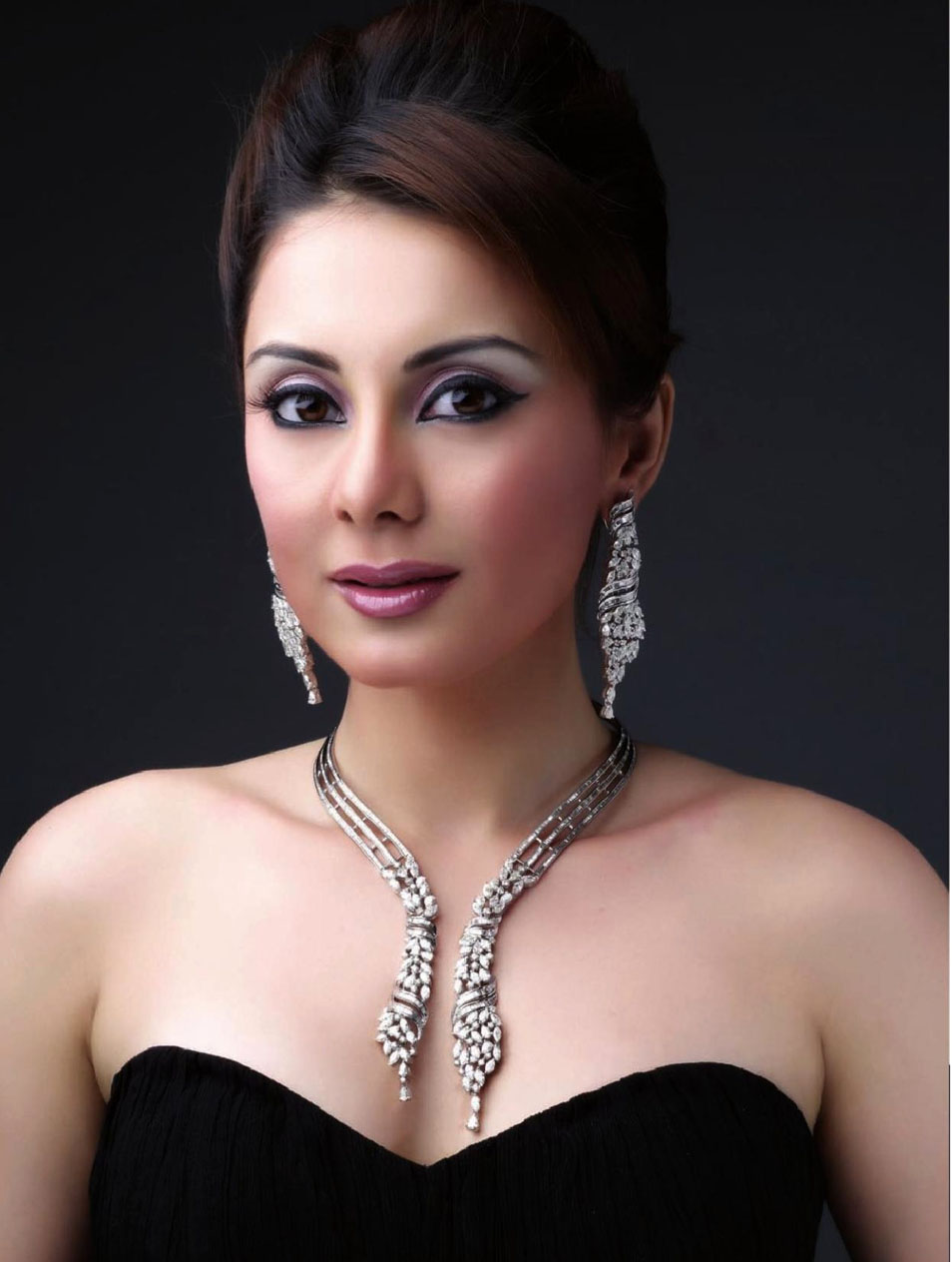 Minissha Lamba Wiki, Profile, Age, Height, Husband, Movies, Full Biography 10 Minissha-Lamba Wiki