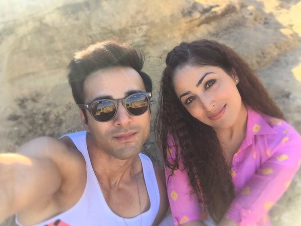 20 Yami Gautam Beautiful Cute Sexy Unseen Photos Album 18 Yami Gautam With Her Hero (2)