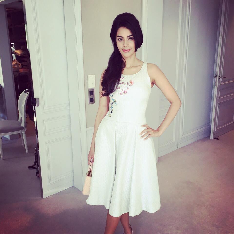 20 Mallika Sherawat Unseen Hottest Bold Photos 16 mallika cool pic