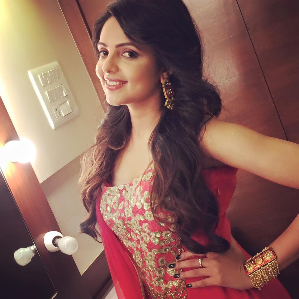 Beautiful Sugandha Mishra Rare Unseen Cute Photos, Wallpapers 19 Sugandha Mishra 1