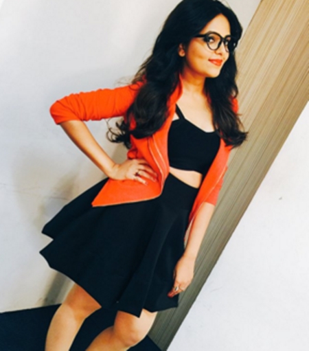 Beautiful Sugandha Mishra Rare Unseen Cute Photos, Wallpapers 13 Sugandha Mishra cute photo