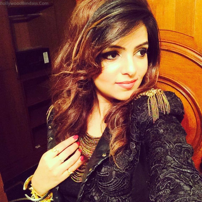 Beautiful Sugandha Mishra Rare Unseen Cute Photos, Wallpapers 18 Sugandha Mishra photo