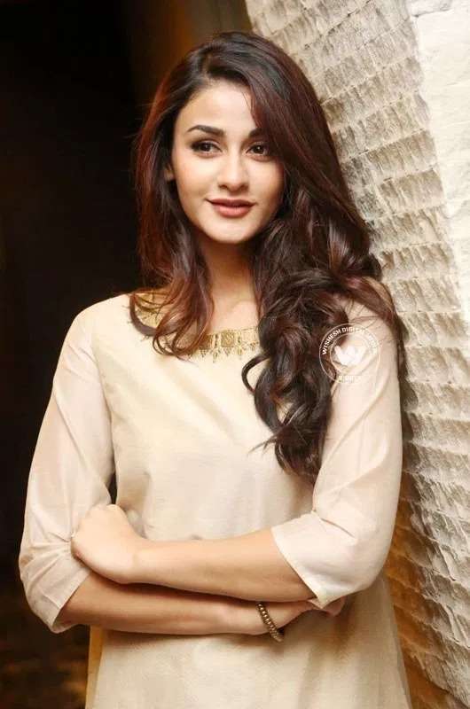 These gorgeous pictures of Aditi Ayra make you fall for her in love! 10 Aditi Arya