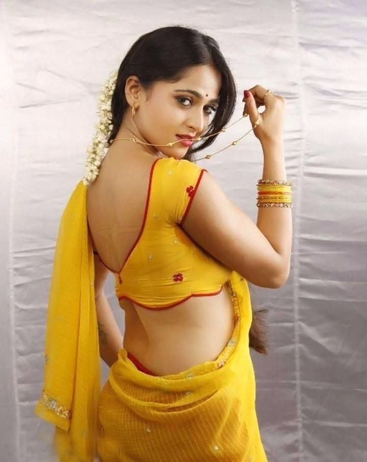 Anushka Shetty Latest Hot & Sizzling Unseen Bikini Photos 10 Anushka Shetty Hot Unseen Bikini 8