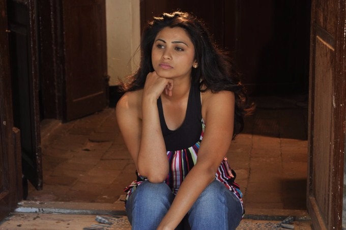 Daisy Shah Latest Hot & Sizzling Unseen Photo Gallery 18 Daisy Shah sizzling pics