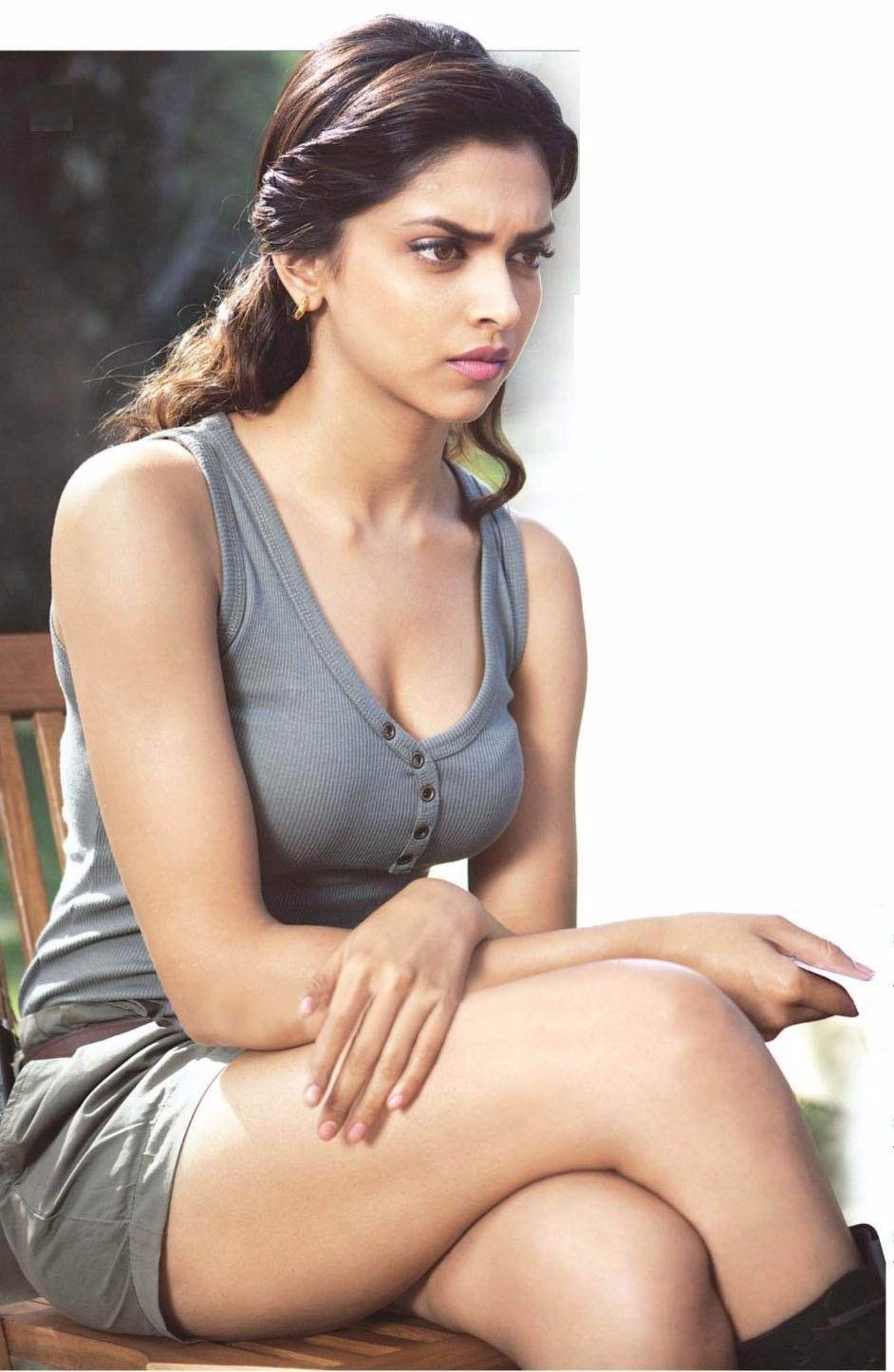 Deepika Padukone Unseen Bold Body Figures Photos Collection 16 Deepika Padukone Looks Hot