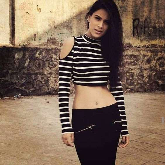 Nia Sharma Beautiful Hot & Sensation Bikini Pictures 17 Nia Sharma Sensation Bikini Pict 5