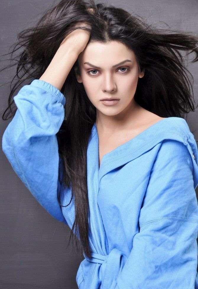 Sara Loren New Hot Bikini Pictures You Never See before 10 Sara Loren New Hot Bikini Pictur 10