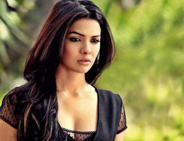 Sara Loren New Hot Bikini Pictures You Never See before 10 Sara Loren New Hot Bikini Pictur 8