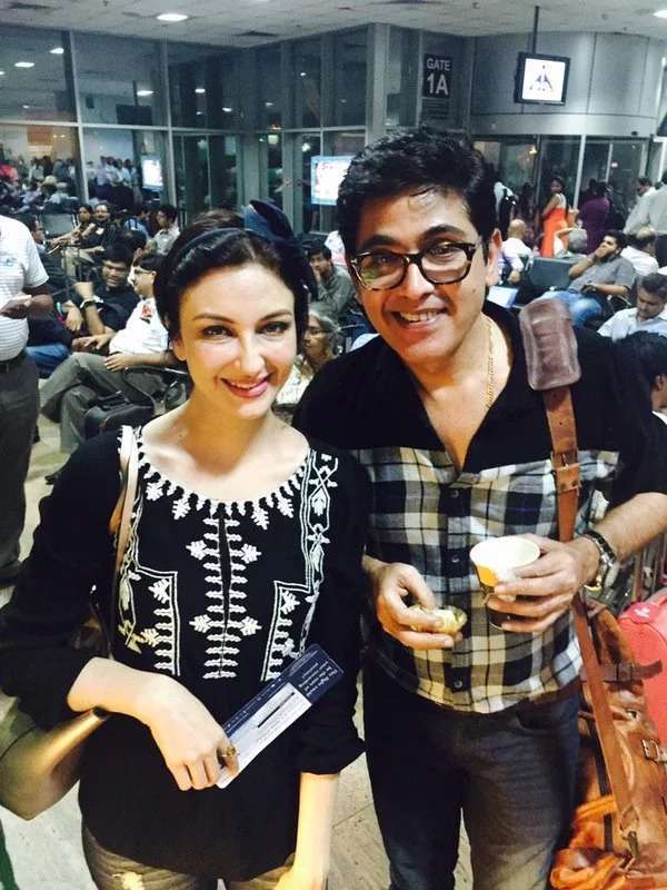 HOT Photos of Saumya Tandon aka 'Gori Mem' of Bhabiji Ghar Par Hain! 10 Saumya Tandon 6
