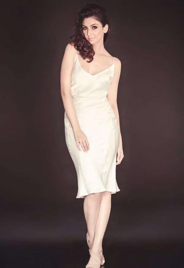 HOT Photos of Saumya Tandon aka 'Gori Mem' of Bhabiji Ghar Par Hain! 10 Saumya Tandon looking awesome