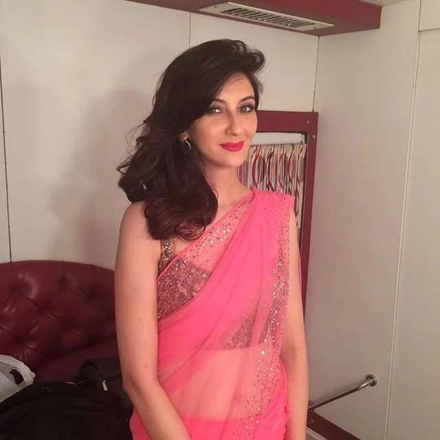HOT Photos of Saumya Tandon aka 'Gori Mem' of Bhabiji Ghar Par Hain! 10 Saumya Tandon sexy