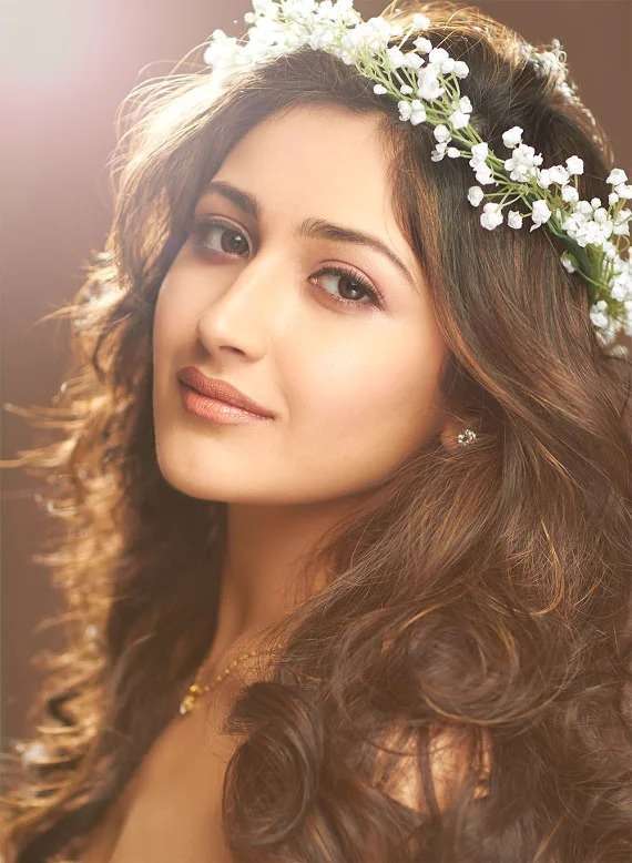 Spicy & Hot Photo’s Of Sayesha Saigal Shivaay Girl: 10 Sayesha Saigal sexy