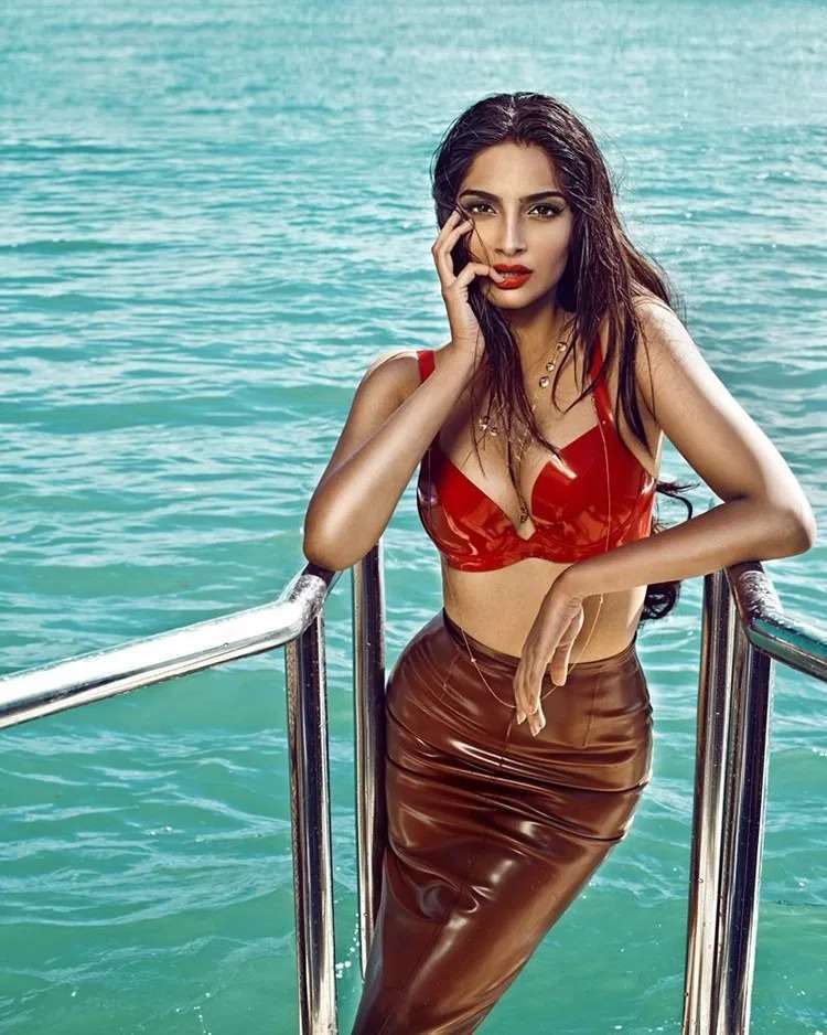 Sonam Kapoor Hot Pics- Rare Unseen Photos 15 Sonam Kapoor hotty
