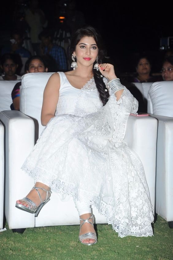 Sonarika Bhadoria Beautiful Spicy Photos Gallery 11 Sonarika Bhadoria Hot HD wallpap 9