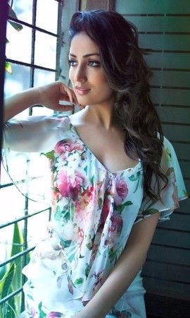 Yami Gautam Hot & Sizzling Bikini Pictures 10 Yami Gautam New Hot Unseen Pictu 6