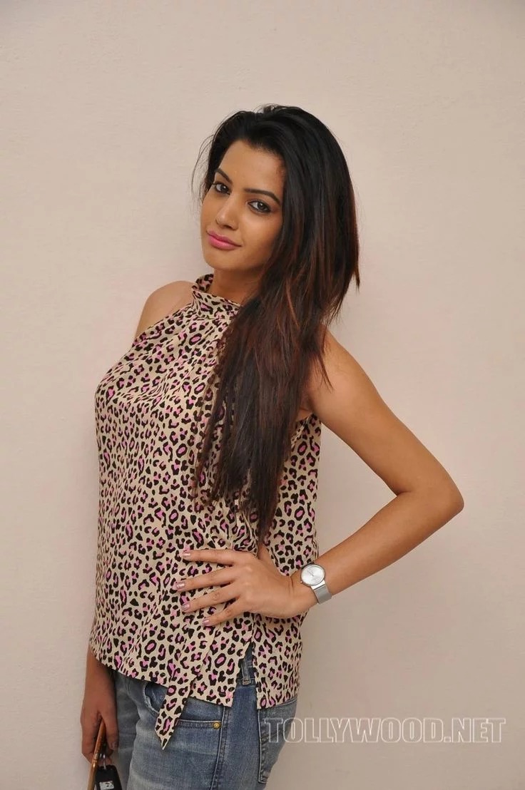 Hot & Sizzling Latest Photo’s Of Deeksha Panth: 10 hot and spicy deeksha panth 19