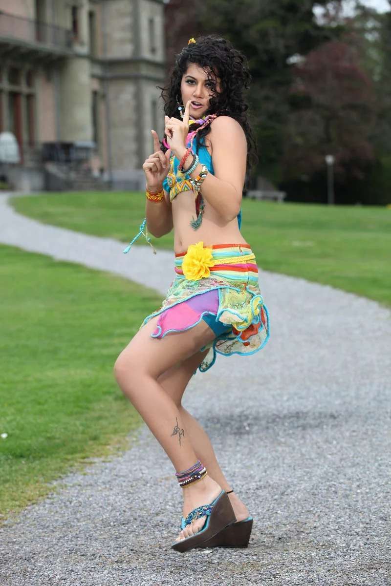 Taapsee Pannu – Hot & Sizzling Photos The Baby & Infosys Girl 10 hot n spicy tapsee pannu 11