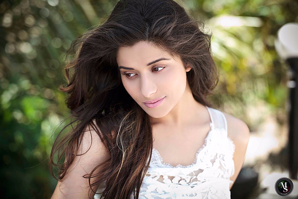 Nyra Banerjee Madhuurima Stunning Hot Photos Gallery 15 Madhuurima Stunning Hot Bikini P 5