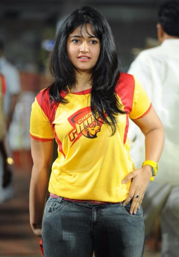 Poonam Bajwa Hot Bikini, Bra, Cleavage Images, Photos Wallpapers 14 Poonam Bajwa hot spicy images