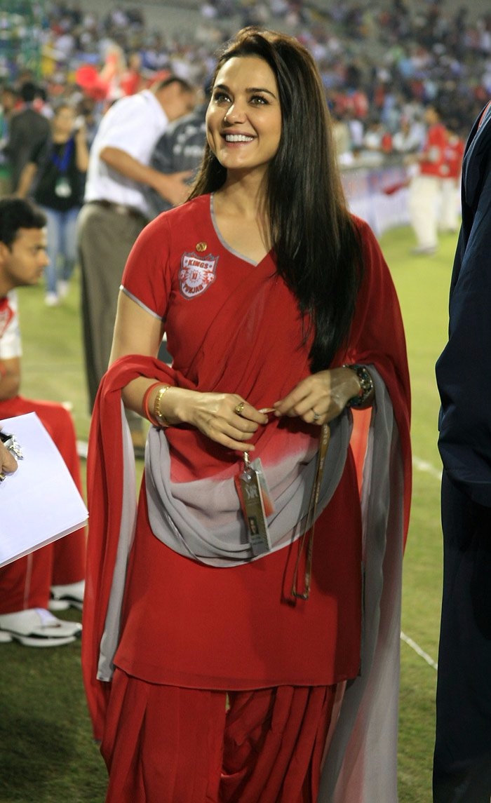 Preity Zinta Beautiful Hot Photos Gallery, Wallpapers 12 Preity Zinta