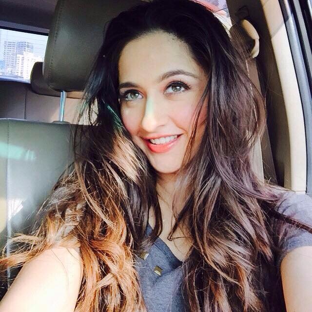 Sanjeeda Sheikh Wallpapers, Bikini Pictures, Bra, Cleavage, Swimsuit & Image Gallery 10 Sanjeeda Sheikh bikini photos