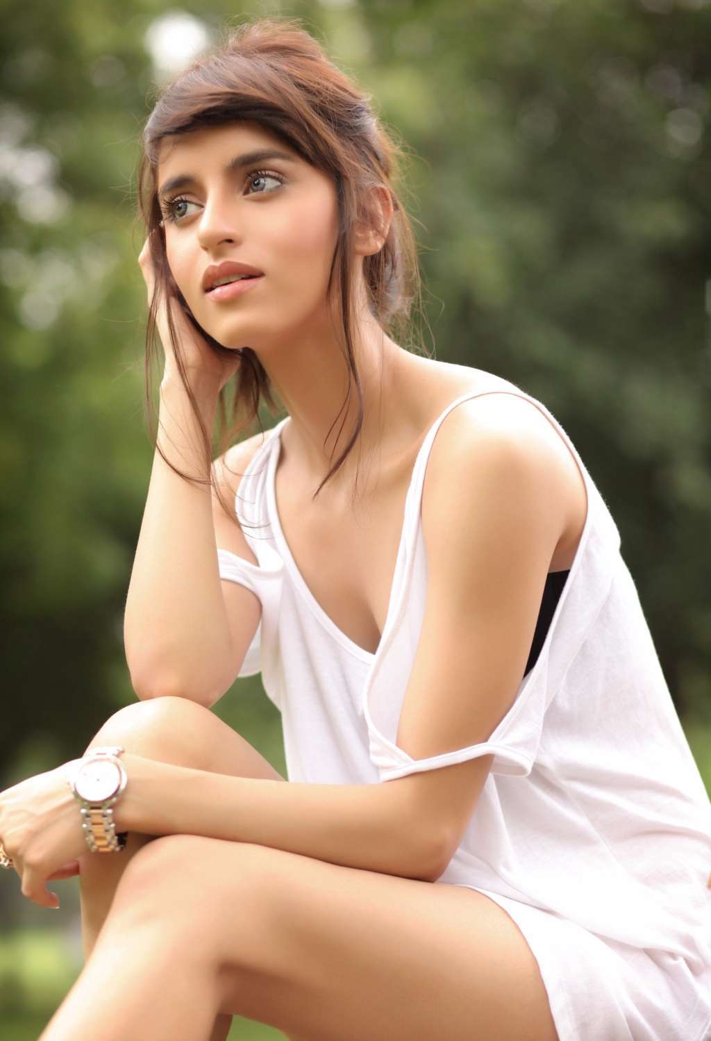SERAH SINGH Beautiful Cute Sexy IMAGES 17 Serah Singh hot topless pics