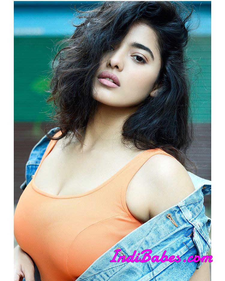 Ketika Sharma Hot Beautiful Photos Gallery Wallpapers 19 Ketika Sharma