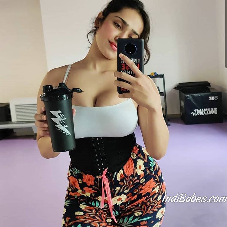 50+ Indian Bombshell Fitness Model ADITI MISTRY Hot Photos 26 Fitness Model ADITI MISTRY