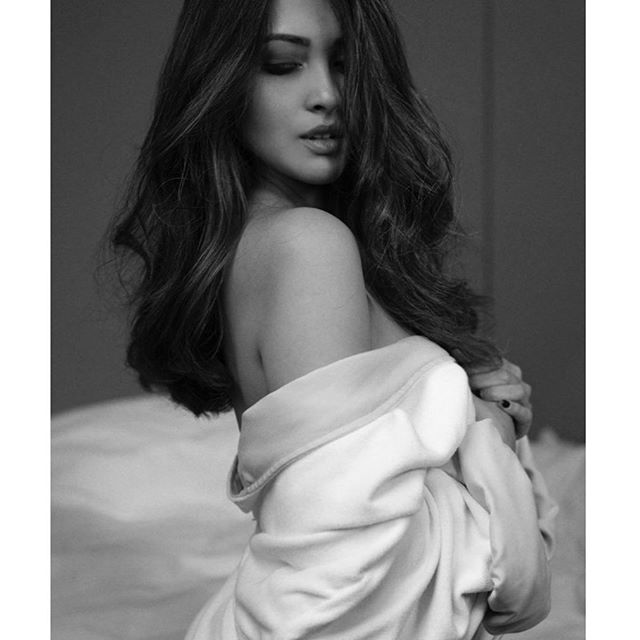 Riya Sen Latest Hot Stunning Instagram Photos 15 Riya Sen Latest