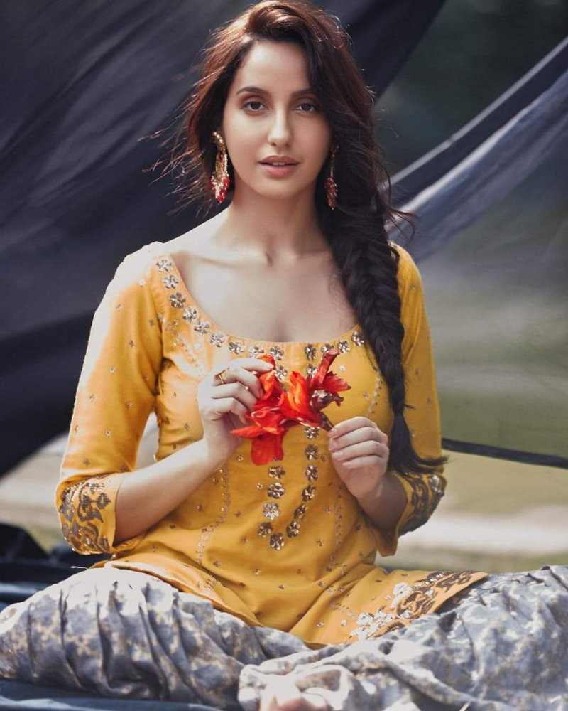 Hot Figure Dancer, Model Nora Fatehi Pictures- Beautiful, Unseen Photos 20 fb img 1600690117667632418313925974418