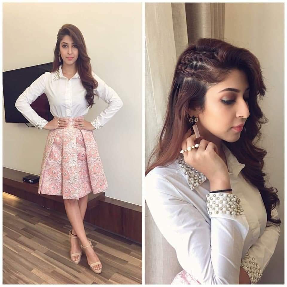 Indian Desi Babe Sonarika Bhadoriya Hot Bumps Photos 13 fb img 16008710068356099457396351257671
