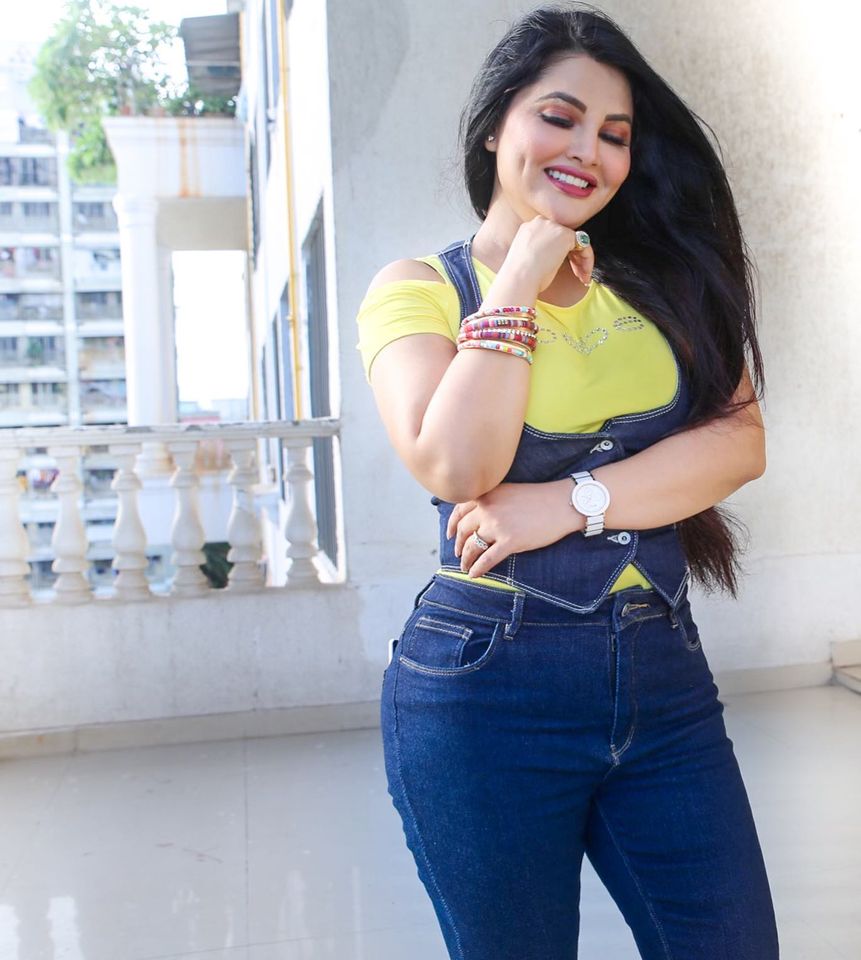 20+ Punjabi Model Khushi Gadhvi Hot Beautiful Photos 15 punjabi model Khushi Gadhvi