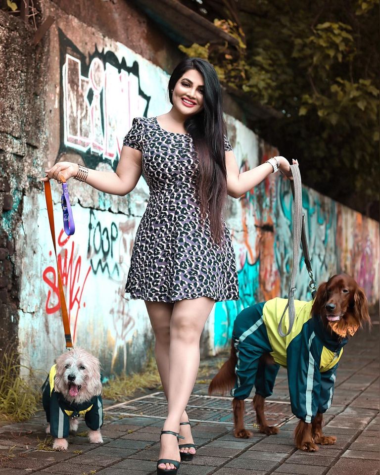 20+ Punjabi Model Khushi Gadhvi Hot Beautiful Photos 18 punjabi model Khushi Gadhvi