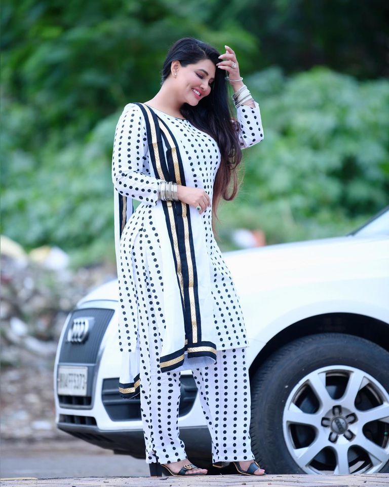 20+ Punjabi Model Khushi Gadhvi Hot Beautiful Photos 24 punjabi model Khushi Gadhvi