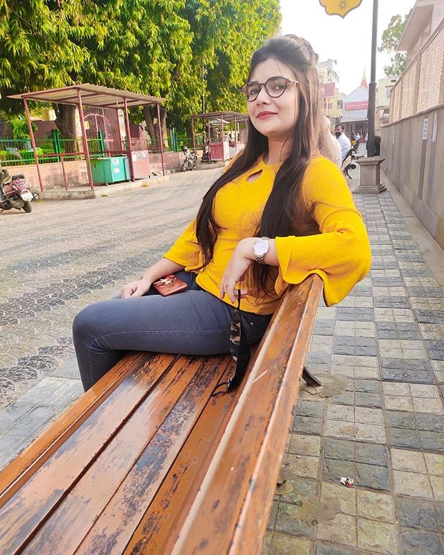 Desi Beauty Girl Swati Mishra Photos- Singer, YouTuber Girl 15 Desi Beauty Girl Swati Mishra 06