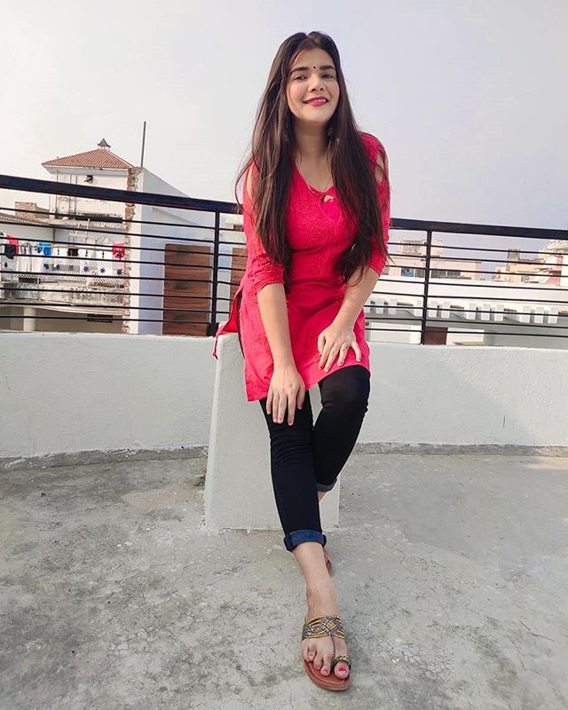Desi Beauty Girl Swati Mishra Photos- Singer, YouTuber Girl 16 Desi Beauty Girl Swati Mishra 07