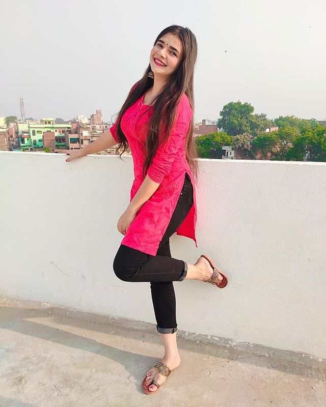 Desi Beauty Girl Swati Mishra Photos- Singer, YouTuber Girl 20 Desi Beauty Girl Swati Mishra 11